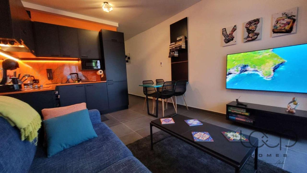 Modern - 50 M From Sea - Free Wi-Fi - Super Cool - Terrace - Fully Air-Conditioned San Pawl il-Baħar Kültér fotó