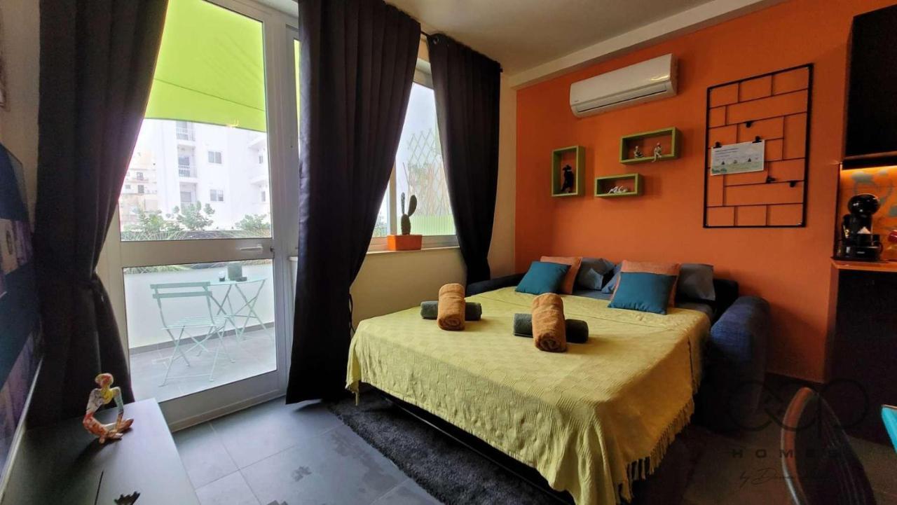 Modern - 50 M From Sea - Free Wi-Fi - Super Cool - Terrace - Fully Air-Conditioned San Pawl il-Baħar Kültér fotó